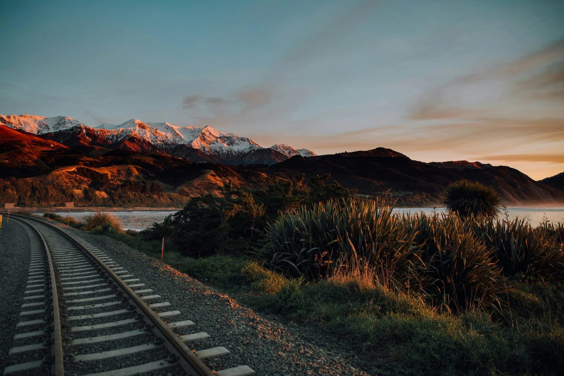 TranzAlpine rail journey through alpine country near Arthur’s Pass